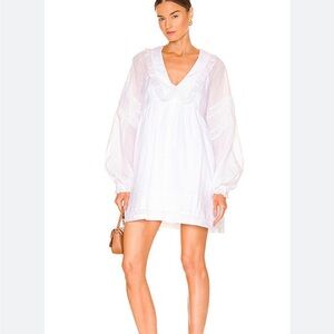 Elegant White Long Sleeve Dress